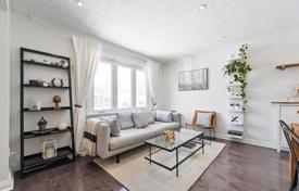 7 odalılar şehir içinde müstakil ev North York'da, Kanada. C$1,299,000