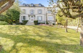 Yazlık ev – Ile-de-France, Fransa. 4,900,000 €
