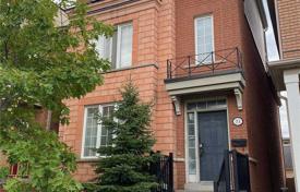 12 odalılar şehir içinde müstakil ev North York'da, Kanada. C$1,251,000