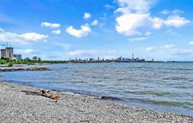 2 odalılar daire Lake Shore Boulevard West'da, Kanada. C$811,000