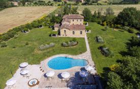 11 odalılar villa 630 m² Asciano'da, İtalya. 2,950,000 €
