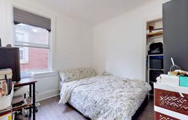 6 odalılar konak Old Toronto'da, Kanada. C$1,160,000