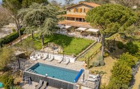 13 odalılar köşk 435 m² Umbertide'de, İtalya. 895,000 €