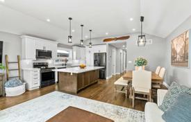 3 odalılar şehir içinde müstakil ev Scarborough'da, Kanada. C$1,780,000