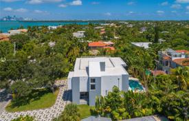 8 odalılar villa Key Biscayne'de, Amerika Birleşik Devletleri. $4,390,000