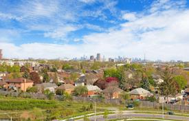 5 odalılar daire North York'da, Kanada. C$903,000