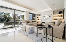 9 odalılar villa 329 m² Estepona'da, İspanya. 1,860,000 €