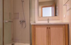 3 odalılar kondominyumda daireler Khlong Toei'de, Tayland. $3,060 haftalık