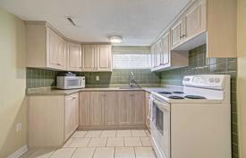 10 odalılar şehir içinde müstakil ev North York'da, Kanada. C$2,105,000