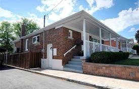 9 odalılar şehir içinde müstakil ev Scarborough'da, Kanada. C$1,577,000