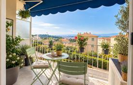 3 odalılar daire Nice'te, Fransa. 320,000 €