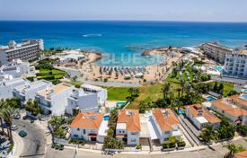 4 odalılar villa Pernera'da, Kıbrıs. 2,800,000 €