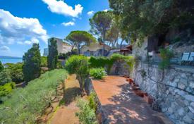 18 odalılar villa Porto Santo Stefano'da, İtalya. Price on request