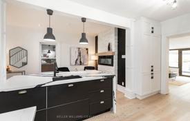 12 odalılar şehir içinde müstakil ev Old Toronto'da, Kanada. C$2,446,000