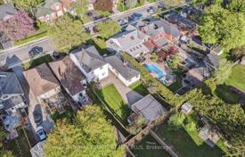 7 odalılar şehir içinde müstakil ev Etobicoke'de, Kanada. C$1,373,000