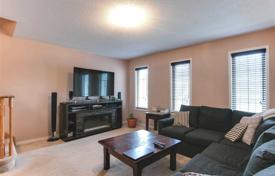 9 odalılar konak North York'da, Kanada. C$1,217,000
