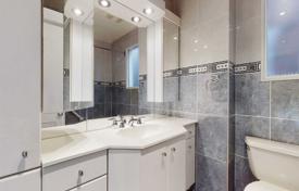 9 odalılar şehir içinde müstakil ev Old Toronto'da, Kanada. C$2,573,000