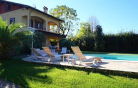 5 odalılar villa Forte dei Marmi'de, İtalya. 10,800 € haftalık