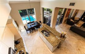 Şehir içinde müstakil ev – Aventura, Florida, Amerika Birleşik Devletleri. $1,850,000