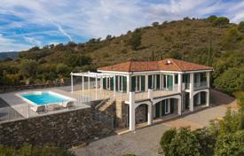 9 odalılar villa 296 m² Liguria'da, İtalya. 950,000 €