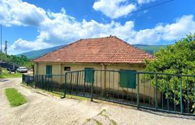 Yazlık ev – Kumbor, Herceg-Novi, Karadağ. 350,000 €