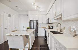 5 odalılar daire North York'da, Kanada. C$893,000