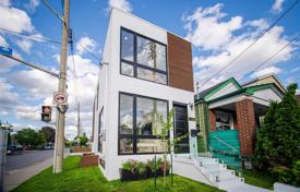 Şehir içinde müstakil ev – Woodbine Avenue, Toronto, Ontario,  Kanada. C$2,243,000