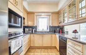 3 odalılar konak Bayview Avenue'de, Kanada. C$1,529,000