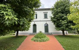 Villa 477 m² Pisa'da, İtalya. 990,000 €