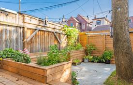 7 odalılar konak Old Toronto'da, Kanada. C$1,739,000
