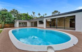 4 odalılar şehir içinde müstakil ev 231 m² North Miami Beach'da, Amerika Birleşik Devletleri. $1,295,000