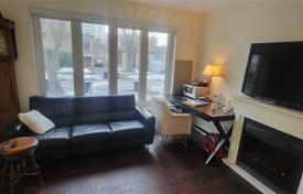 13 odalılar konak North York'da, Kanada. C$1,490,000