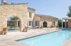 12 odalılar villa Arles'da, Fransa. 2,350,000 €