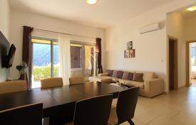2 odalılar daire 81 m² Kotor (city)'da, Karadağ. 200,000 €