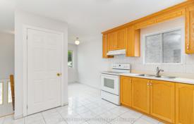 9 odalılar şehir içinde müstakil ev Etobicoke'de, Kanada. C$1,909,000