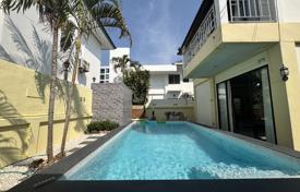 4 odalılar villa 350 m² Pattaya'da, Tayland. $170,000