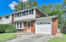 8 odalılar şehir içinde müstakil ev Scarborough'da, Kanada. C$1,544,000