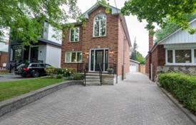 Şehir içinde müstakil ev – East York, Toronto, Ontario,  Kanada. C$1,748,000