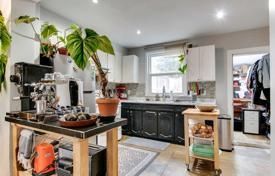3 odalılar konak Old Toronto'da, Kanada. C$1,203,000