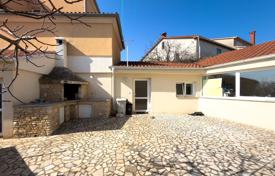 5 odalılar şehir içinde müstakil ev 353 m² Ližnjan'da, Hırvatistan. 495,000 €
