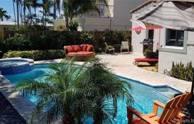 Villa – Surfside, Florida, Amerika Birleşik Devletleri. $845,000