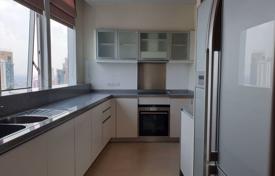 3 odalılar kondominyumda daireler Khlong Toei'de, Tayland. $3,060 haftalık