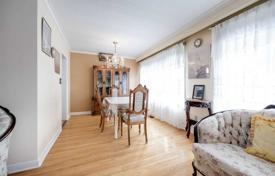 9 odalılar şehir içinde müstakil ev Etobicoke'de, Kanada. C$1,314,000