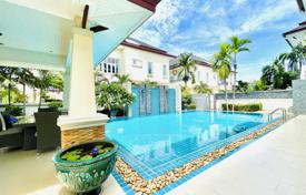 Villa – Pattaya, Chonburi, Tayland. 466,000 €