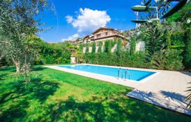 2 odalılar villa 175 m² Torri del Benaco'da, İtalya. 790,000 €