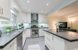 6 odalılar şehir içinde müstakil ev Scarborough'da, Kanada. C$1,279,000