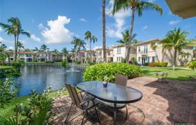 Yazlık ev – Aventura, Florida, Amerika Birleşik Devletleri. $1,266,000