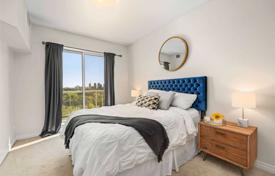 2 odalılar daire Etobicoke'de, Kanada. C$988,000