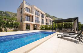 6 odalılar villa 220 m² Reževići'de, Karadağ. 725,000 €