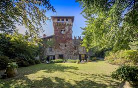 6 odalılar villa 750 m² Bergamo'da, İtalya. 1,950,000 €